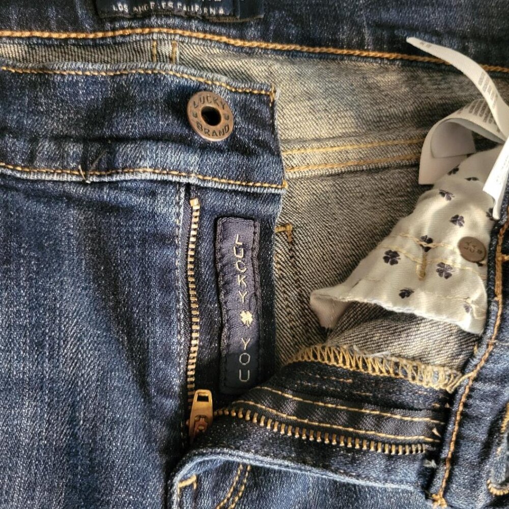 Lucky Brand Medium Wash Sweet Straight Jeans - Size 4/27 - Picture 5 of 15